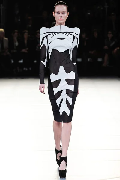 Look 26